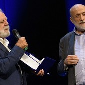 Carlo Petrini e Sergio Staino (foto di Roberto Molteni) Carlo Petrini e Sergio Staino (foto di Roberto Molteni)