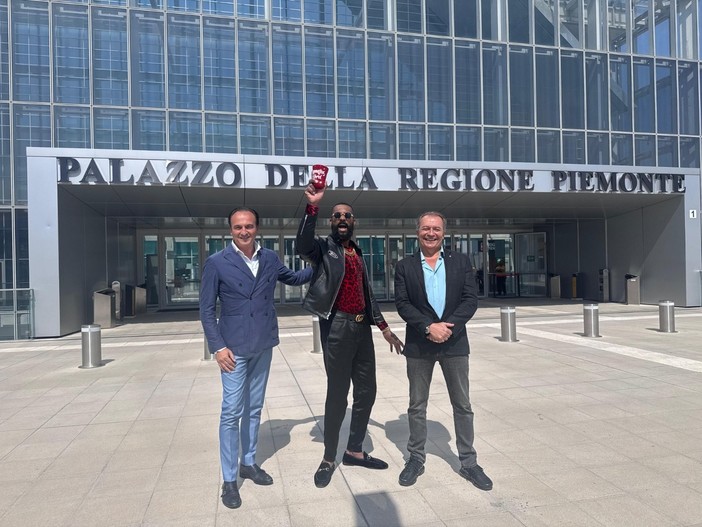 Il presidente Cirio e l’assessore Bongioanni hanno accolto al Grattacielo Piemonte la superstar del wrestling Montez Ford