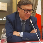 Roberto Cerrato, coautore con Paolo Manzone del libro sull'A33 Asti-Cuneo Roberto Cerrato, coautore con Paolo Manzone del libro sull'A33 Asti-Cuneo