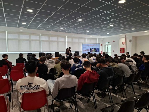 Emergenza, gli studenti del Denina Pellico Rivoira imparano a chiamare il 112 Emergenza, gli studenti del Denina Pellico Rivoira imparano a chiamare il 112