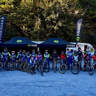 DOWNHILL / Il team Tribe HotBikes chiude a Monte Alpet una stagione di grandi successi e crescita