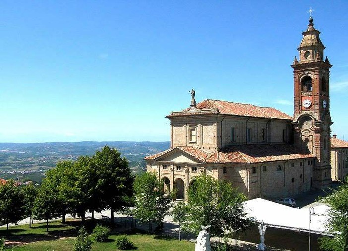 Diano d'Alba piange Lucia Casavecchia, morta a soli 22 anni: "La più giovane volontaria della Protezione Civile" Diano d'Alba piange Lucia Casavecchia, morta a soli 22 anni: "La più giovane volontaria della Protezione Civile"