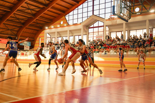 BASKET / Cogal Savigliano cede al Cus Torino, Gerbadlo demolisce Montà BASKET / Cogal Savigliano cede al Cus Torino, Gerbadlo demolisce Montà