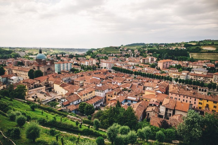 Una veduta del centro langarolo (Ph. Comune di Dogliani) Una veduta del centro langarolo (Ph. Comune di Dogliani)