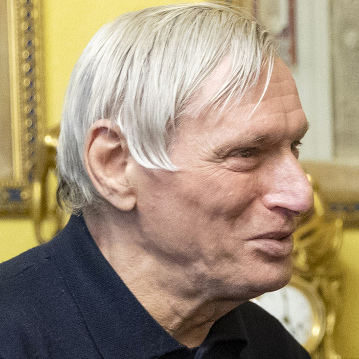 Don Ciotti a Cuneo per parlare di cura, etica e umanità nel rapporto tra chi cura e chi viene curato Don Ciotti a Cuneo per parlare di cura, etica e umanità nel rapporto tra chi cura e chi viene curato