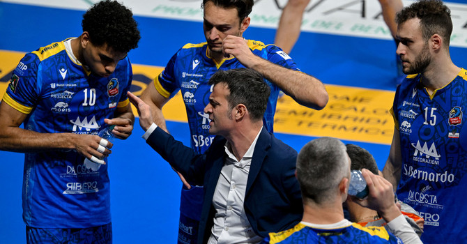 Matteo Battocchio durante un time out nella partita contro Padova (Foto Valerio Giraudo) Matteo Battocchio durante un time out nella partita contro Padova (Foto Valerio Giraudo)