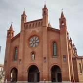 La facciata della Cattedrale di Alba riportata ai fasti dell' '800