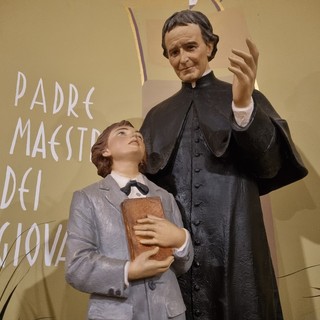 Don Bosco e Domenico Savio rappresentati nella cappella dei Salesiani di Bra