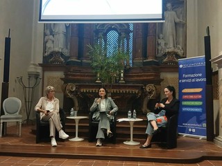 Saluzzo: incontro promosso dal Terziario Donna Confcommercio provincia di Cuneo Saluzzo: incontro promosso dal Terziario Donna Confcommercio provincia di Cuneo