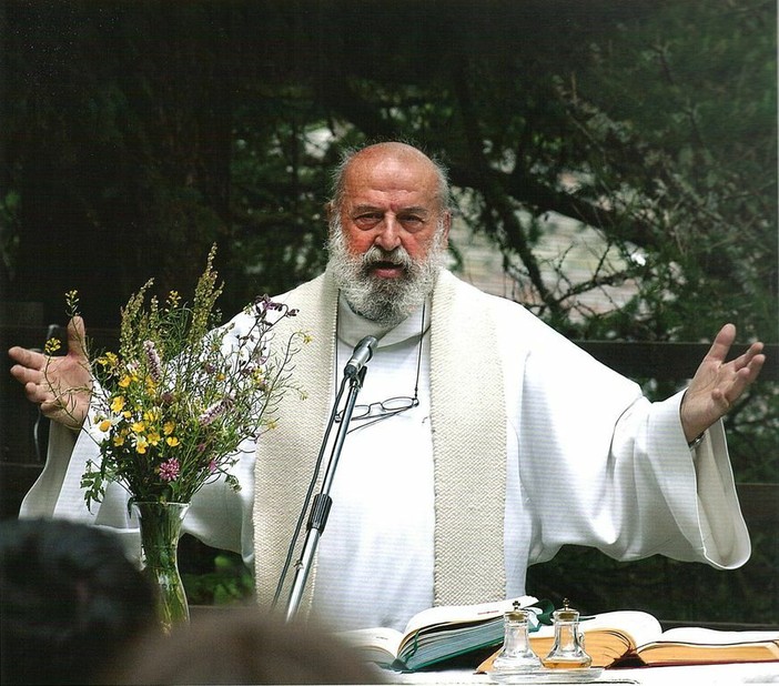 Don Valentino Vaccaneo (1934-2012) Don Valentino Vaccaneo (1934-2012)