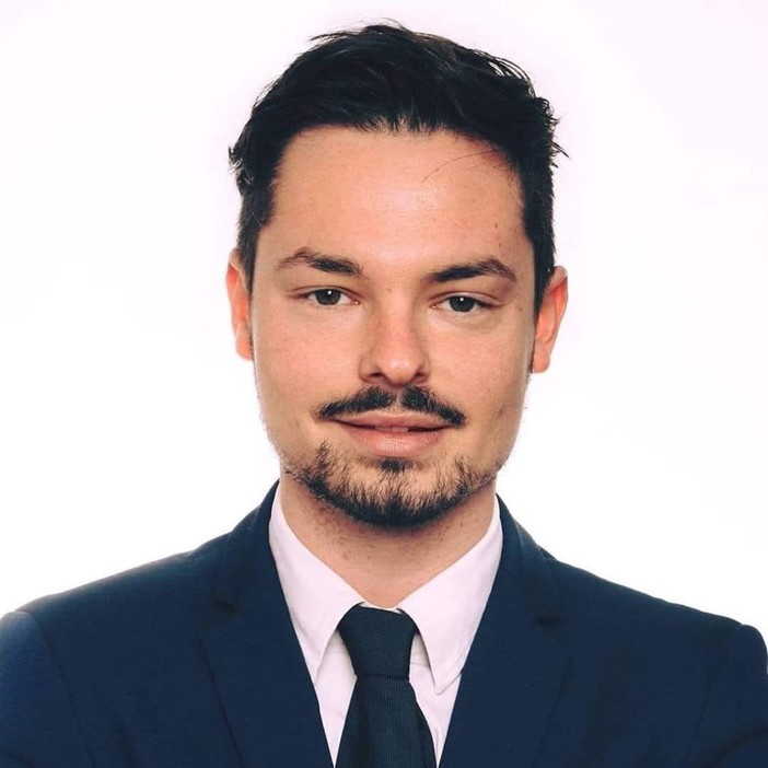 Alberto Deninotti: “La scuola non è il luogo della politica”