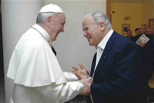 Don Enzo Casetta insieme a papa Francesco
