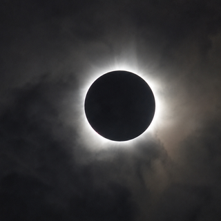 Eclissi solare, il direttore di Oculistica dell'Asl Cn2: "Nessuna protezione fai da te, servono occhiali certificati" Eclissi solare, il direttore di Oculistica dell'Asl Cn2: "Nessuna protezione fai da te, servono occhiali certificati"