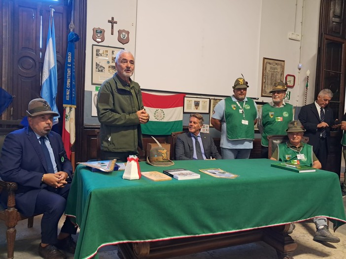 Fa discutere la recente visita del Principe Emanuele Filiberto a Valdieri e al Memoriale degli Alpini della “Cuneense”