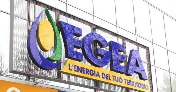 Le insegne della vecchia Egea, al centro di un dissesto da 800 milioni di euro