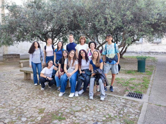 Erasmus in Provenza per l’Arimondi Eula: studenti tra lezioni e scoperte culturali Erasmus in Provenza per l’Arimondi Eula: studenti tra lezioni e scoperte culturali