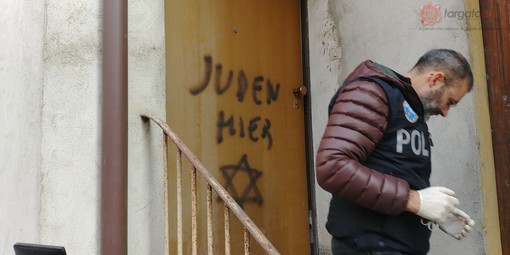 La scritta antisemita comparsa a Mondovì
