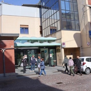 L'ingresso dell'ex ospedale di Alba, oggi Casa della Comunità