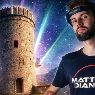 Il Dj Matteo Dianti animerà la serata nel parco della Torre di Envie
