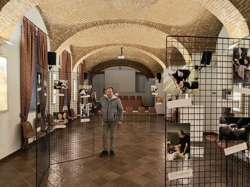 Enrico Giraudo nella mostra dedicata all'Aido