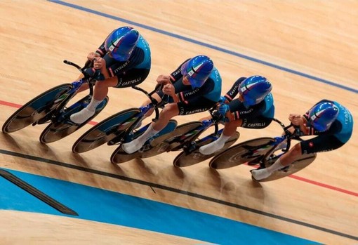 CICLISMO / Elisa Balsamo si tinge d’argento ai Mondiali su pista: il quartetto azzurro battuto solamente dalla Gran Bretagna CICLISMO / Elisa Balsamo si tinge d’argento ai Mondiali su pista: il quartetto azzurro battuto solamente dalla Gran Bretagna