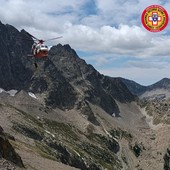 L'intervento dell'elisoccorso durante le operazioni di salvataggio