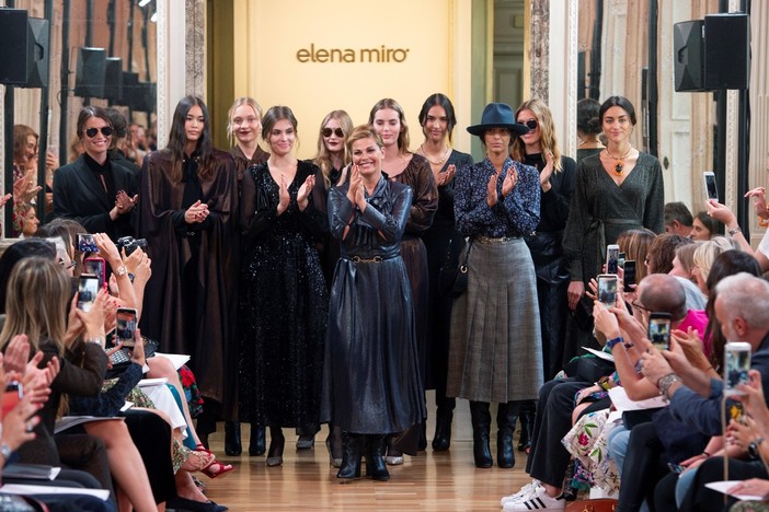 Vanessa Incontrada stilista per Miroglio Fashion: a Milano sfila la nuova collezione Elena Mirò