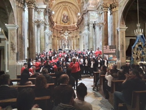 Il concerto con i cori “Envie de Chanter” e “Soleri Bodoni Choir” nella chiesa di San Marcellino a Envie Il concerto con i cori “Envie de Chanter” e “Soleri Bodoni Choir” nella chiesa di San Marcellino a Envie