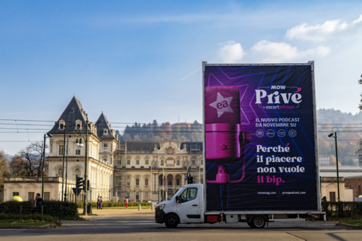 &quot;Privé&quot;: mega manifesti nei centri urbani per il lancio del nuovo podcast di Escort Advisor