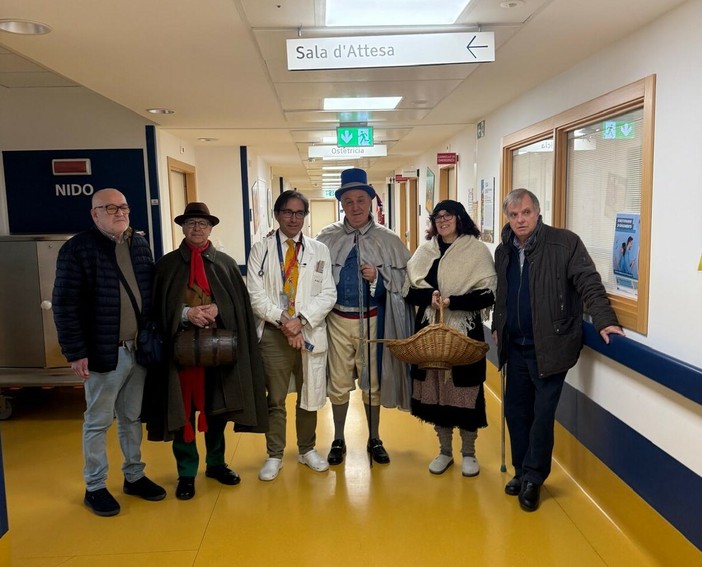 Il Carnevale della Famija Albeisa porta un sorriso ai piccoli pazienti di Verduno Il Carnevale della Famija Albeisa porta un sorriso ai piccoli pazienti di Verduno
