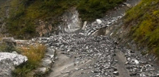 Argentera, riapre la strada tra Bersezio e Ferrere dopo gli smottamenti Argentera, riapre la strada tra Bersezio e Ferrere dopo gli smottamenti