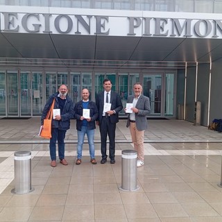 Da sinistra: l'assessore di Ceva a Manifestazioni e Grandi eventi, Turismo e Musei Luca Prato, il sindaco di Ceva Fabio Mottinelli, il consigliere regionale Claudio Sacchetto e Stefano Isaia, sindaco di Monterosso Grana nonché membro dello staff del consigliere Sacchetto