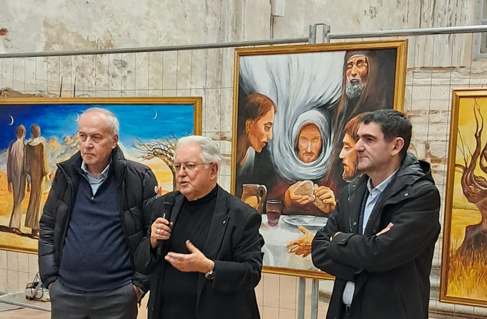 Fossano, grande folla per il vernissage della mostra  “Metamorfosi – energia del cambiamento”