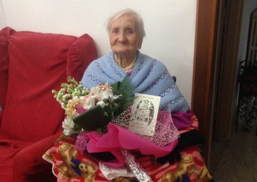 Garessio festeggia i 105 anni di Francesca Nannarone, la più longeva del paese