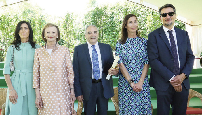 La famiglia Ferrero premia i dipendenti anziani (foto Murialdo-Muratore)
