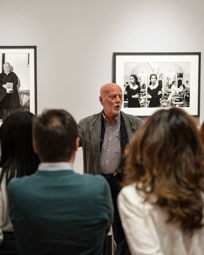 Il fotografo Federico Scianna, alla Castiglia di Saluzzo dove è allestita la mostra "La moda, la vita" Il fotografo Federico Scianna, alla Castiglia di Saluzzo dove è allestita la mostra "La moda, la vita"