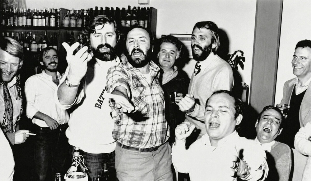 Francesco Guccini, Carlo Petrini e Azio Citi in un immagine ormai celebre Francesco Guccini, Carlo Petrini e Azio Citi in un immagine ormai celebre