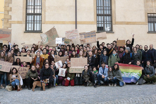 La manifestazione braidese del 1° marzo scorso (dal sito UnisgTable, foto di Elisabeth Fagerland, Adil Latef &amp; Joella)
