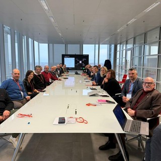 Il tavolo dei partecipanti ieri in Regione, con Sergio Fuschi primo sulla destra nella foto