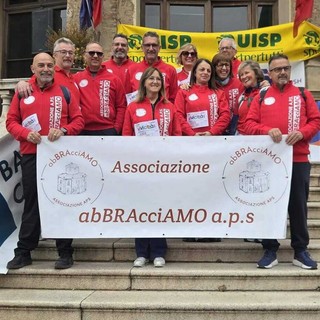 Foto di gruppo per AbBRAcciAMO Foto di gruppo per AbBRAcciAMO