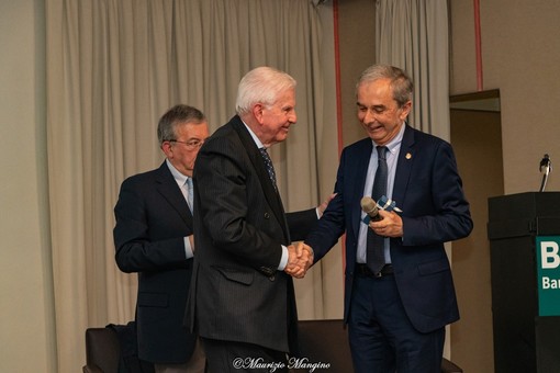 Foto di Maurizio Mangino della presentazione del libro su Domenico Dogliani