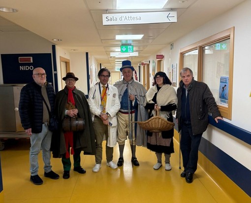 Il Carnevale della Famija Albeisa porta un sorriso ai piccoli pazienti di Verduno Il Carnevale della Famija Albeisa porta un sorriso ai piccoli pazienti di Verduno