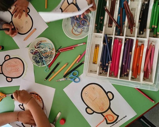 Acciughe e acconciature d’altri tempi: a Cuneo i laboratori per bambini sugli antichi mestieri della valle Maira Acciughe e acconciature d’altri tempi: a Cuneo i laboratori per bambini sugli antichi mestieri della valle Maira