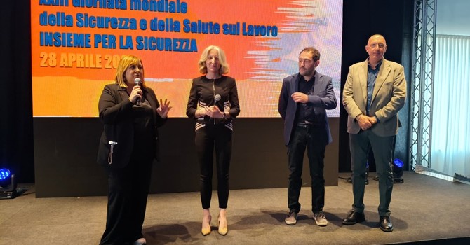 Alcuni scatti dal grande evento in corso al Varco. Ad aprire i lavori – da sinistra nella foto – la presidente Formedil Cuneo Elena Lovera, la direttrice Laura Blua e il vicepresidente Nicola Gagino