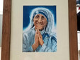 Saluzzo, il dipinto di madre Teresa di Calcutta
