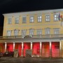 In foto Palazzo Garrone in rosso (Foto di Maurizio Mangino)