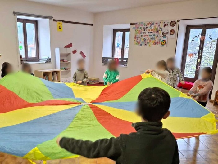 Valle Maira, teatro e migrazione nelle scuole: al via il laboratorio dell'Ecomuseo con gli allievi di San Damiano e Prazzo