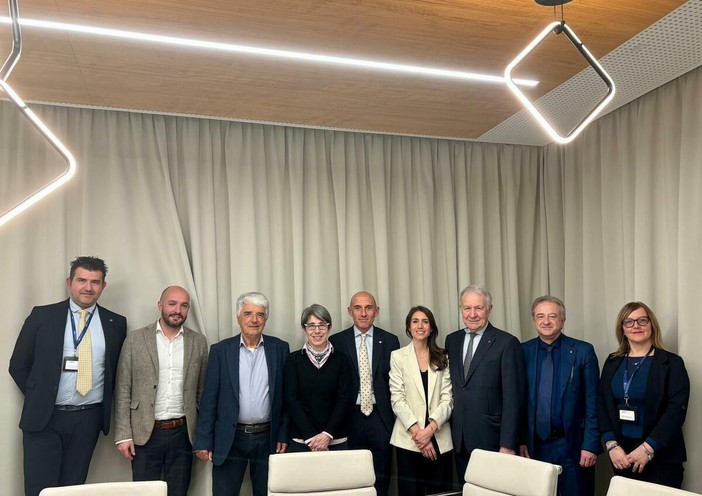 Firmato in Confindustria Cuneo il protocollo di Collaborazione tra Ance e gli ordini e collegi professionali della provincia Firmato in Confindustria Cuneo il protocollo di Collaborazione tra Ance e gli ordini e collegi professionali della provincia