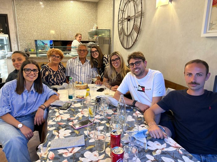 Nelle foto alcuni nonni braidesi (e non): li riconoscete? Nelle foto alcuni nonni braidesi (e non): li riconoscete?