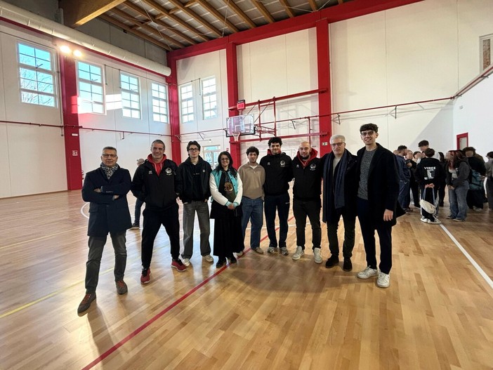 Le associazioni di pallacanestro albesi salutano il nuovo campo da basket atteso per 70 anni: "Con la speranza di disputare qui allenamenti e competizioni ufficiali" Le associazioni di pallacanestro albesi salutano il nuovo campo da basket atteso per 70 anni: "Con la speranza di disputare qui allenamenti e competizioni ufficiali"